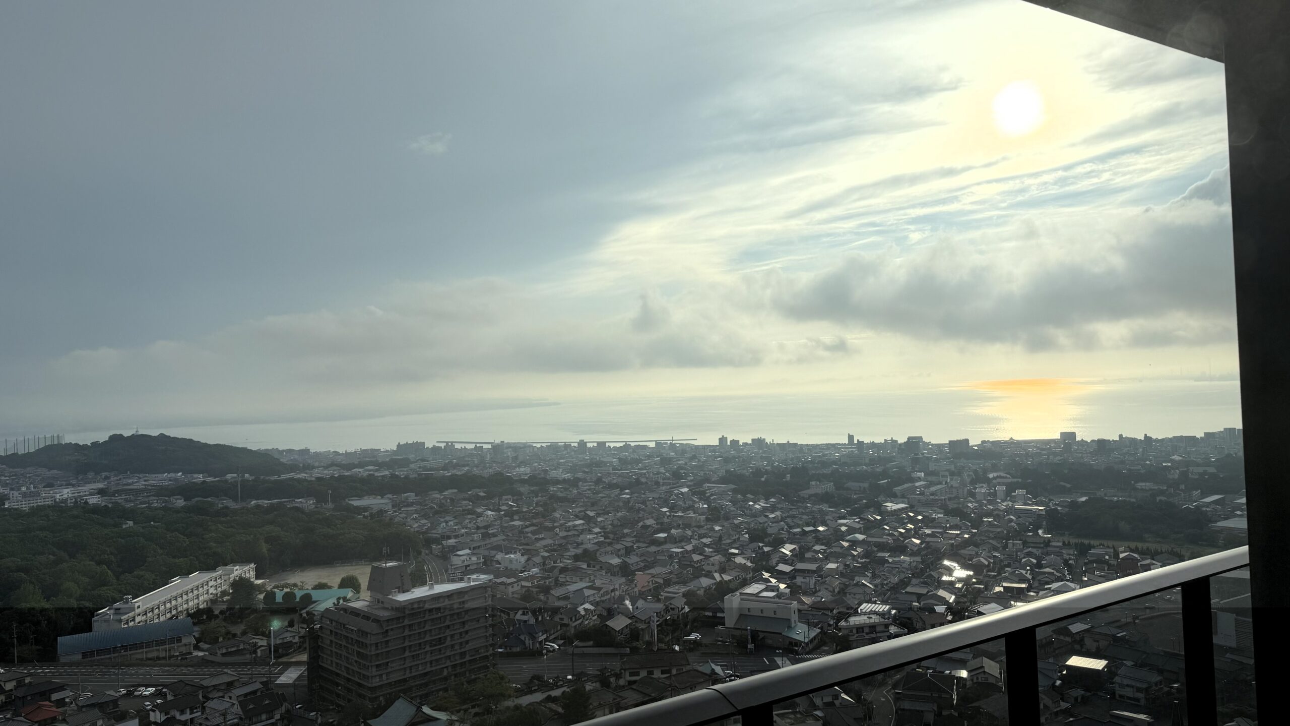 杉乃井ホテル宙館客室からの眺め（日の出）